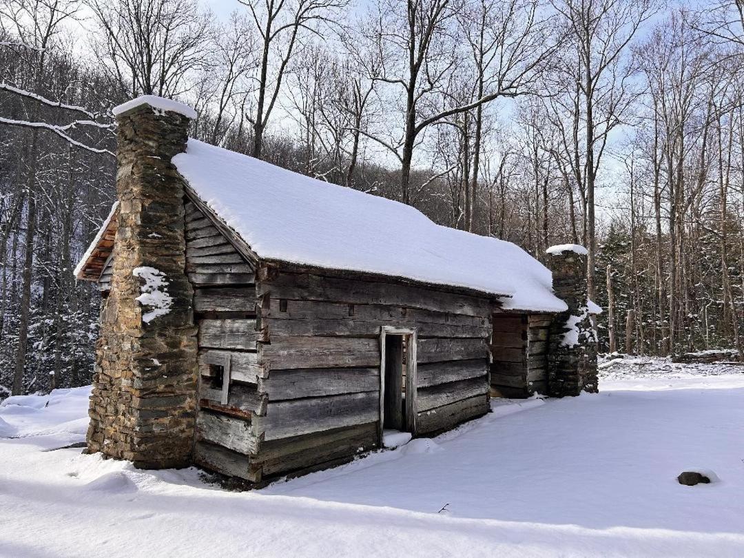 Tucked Away Cabin بيدجن فورج المظهر الخارجي الصورة